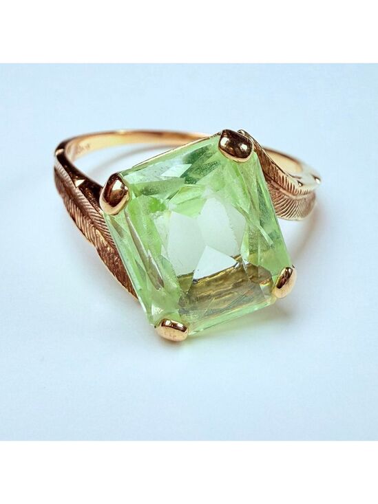 Jewelry - Estate 10K Gold 6.5 CT Green Spinel Feather Design Cocktail Vintage MCM Ring